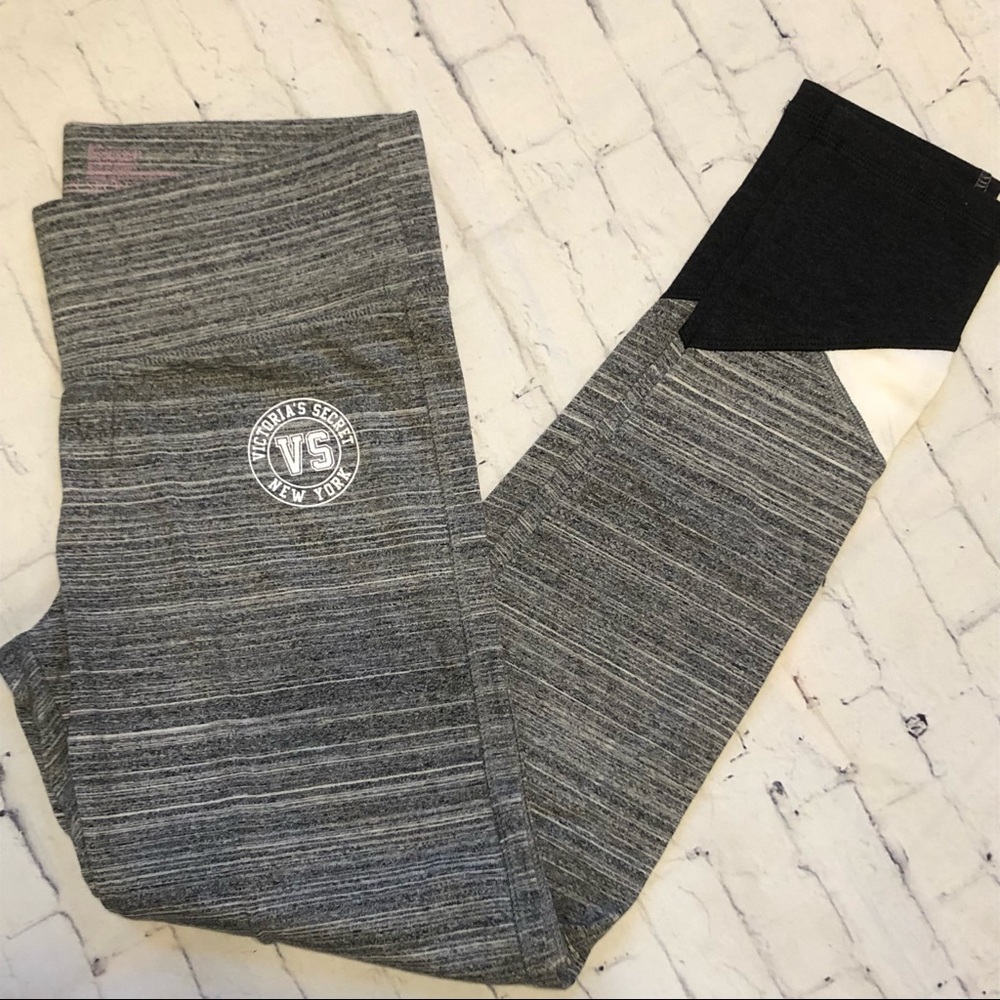 womens Victoria’s Secret legging yoga pants short size small gray striped - Picture 1 of 7